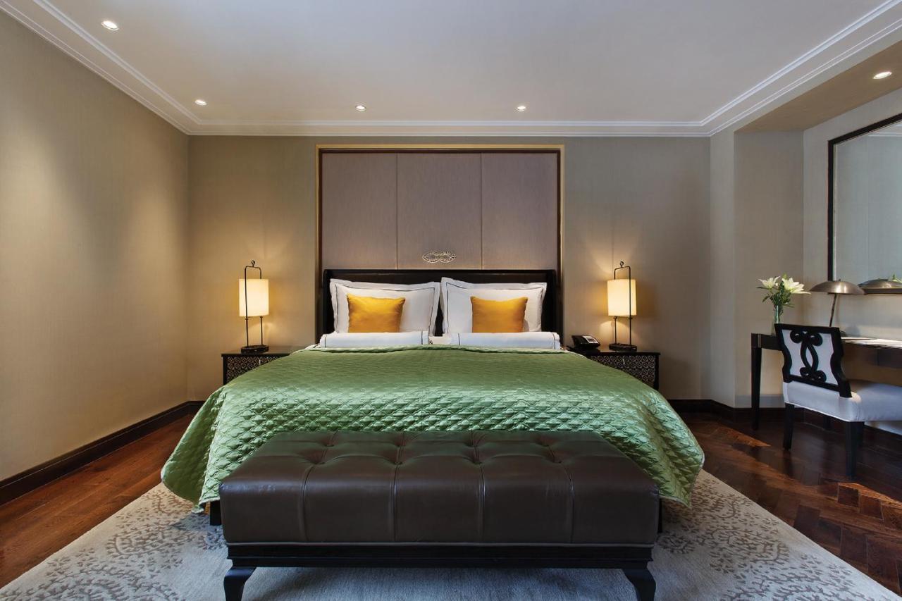 Luxury King Bed Room