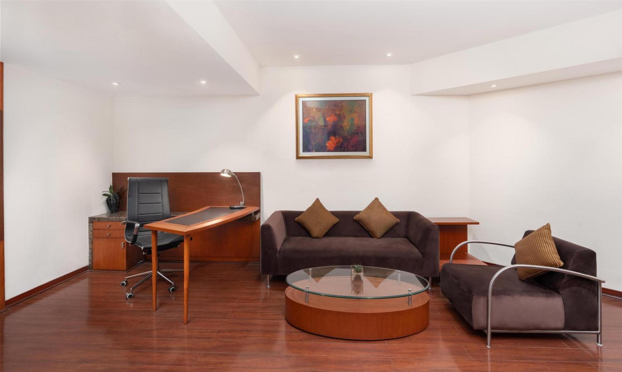 Deluxe Suite Happy Hours 0100 PM to 0600 PM 11 Airport Transfers on Food & Beverage Pick up drop to Worldmark Aerocity subject to car availability,1695747672:JPEG