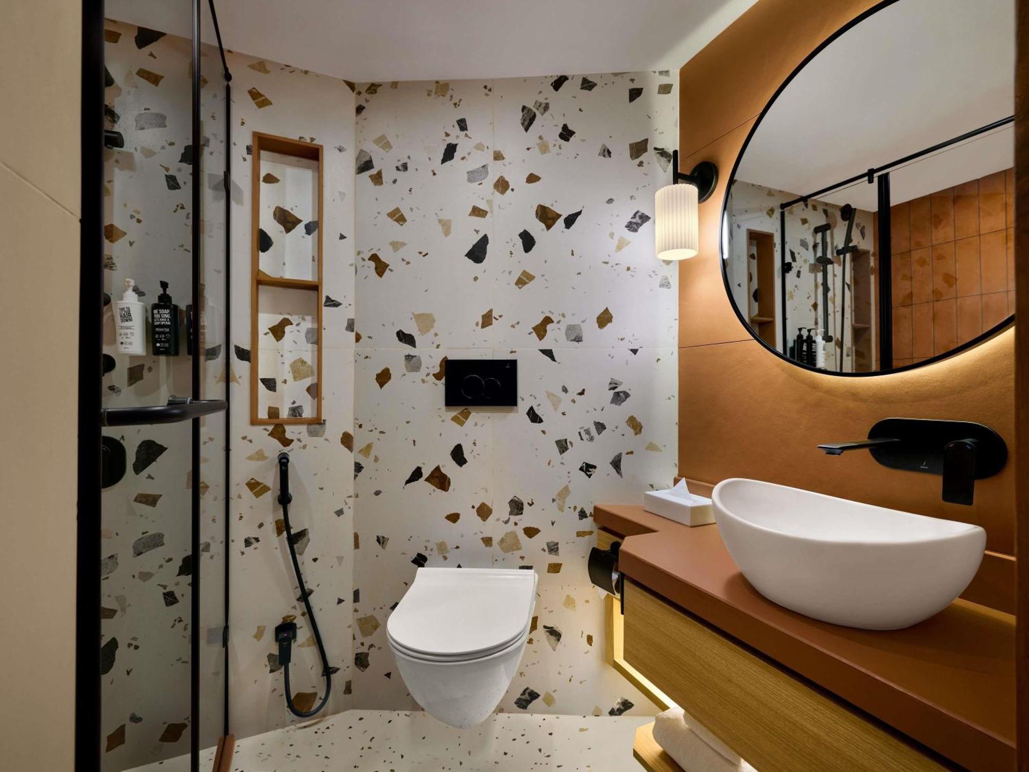 Deluxe Twin Room One-Way Complimentary Airport Transfer on F&B